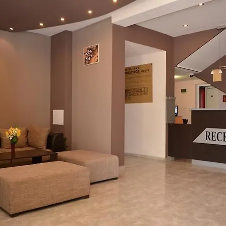 Prestige House מלון