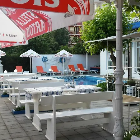 Prestige House מלון