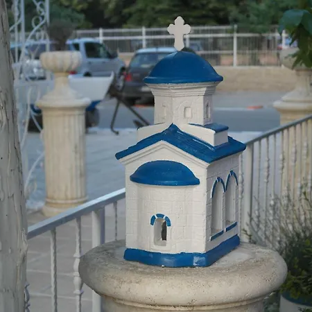 Prestige House מלון
