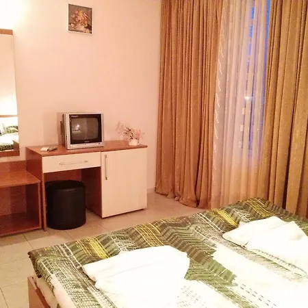 Prestige House Отель 3*