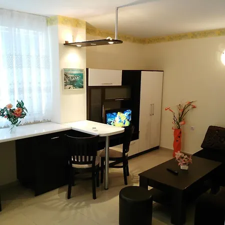 Prestige House Отель 3*
