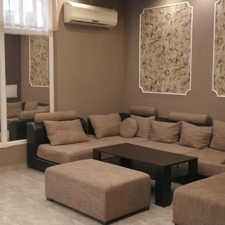Prestige House Отель 3*