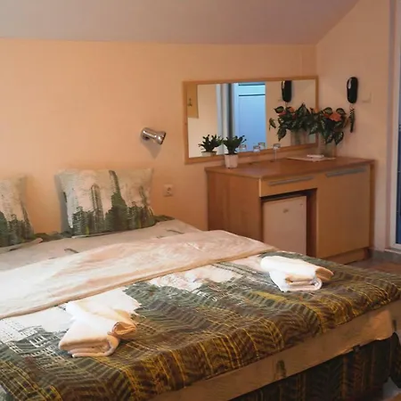 Prestige House Отель 3*